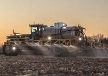 Self-propelled field sprayers Challenger TG8300C