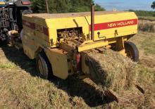 Square balers New Holland B 940 APY