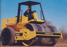 Tek silindirli makaralar Caterpillar CS-551