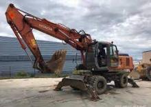 Paletli ekskavatörler Hitachi ZX 210 W