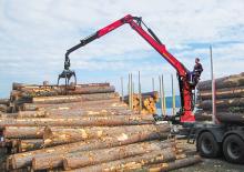 Timber loading cranes Epsilon M 10 L 83 - CLASSIC
