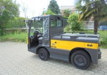 Tow tractors OM CTR 250