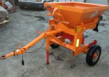Towed Spreaders Rauch SU 352