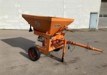 Towed Spreaders Rauch SU 602