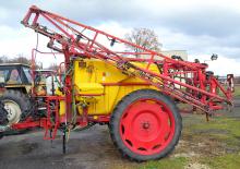 Trailed field sprayers Unia Europa 4021
