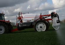 Trailed field sprayers Kuhn Metris 2-3200