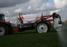 Trailed field sprayers Kuhn Metris 2-4100