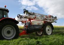 Trailed field sprayers Kuhn Metris 3202
