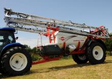 Trailed field sprayers Kuhn Oceanis 7000