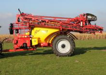 Trailed field sprayers Beyne Python 39/4200