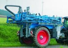Trailed field sprayers Unia R 615 XL