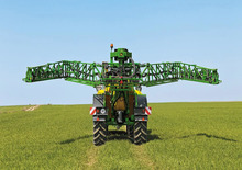 Trailed field sprayers John Deere R 944 i