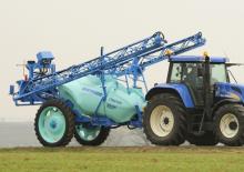 Trailed field sprayers Berthoud TRACKER 3200 
