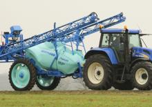 Trailed field sprayers Berthoud TRACKER 3200 