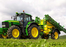Trailed field sprayers John Deere 832