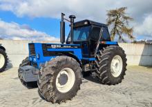 Traktörler 4wd Ford-NH 8830 A Powershift