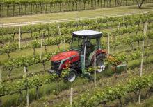 Traktörler 4wd Massey Ferguson MF 3VI.85 