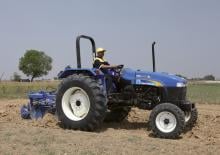 Traktörler 4wd New Holland TT75