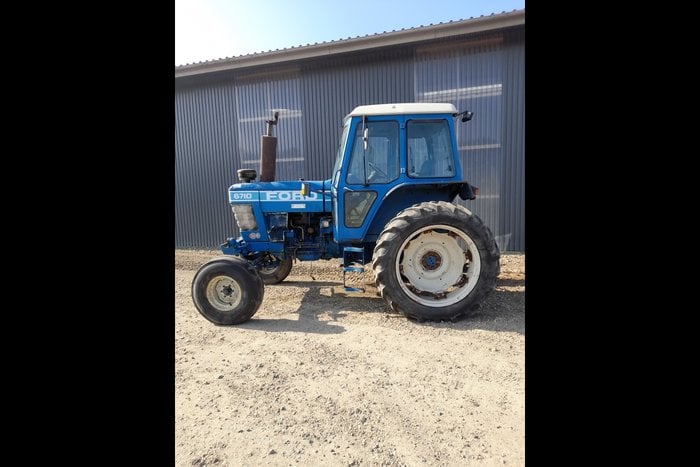 Ford-NH 6710 2WD Tractor Specs & Dimensions (1982 - 1987 
