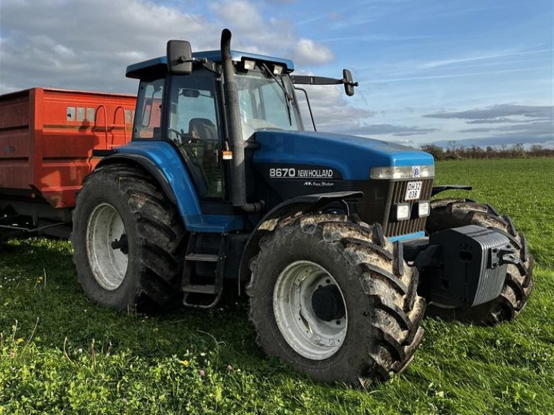 New Holland 8670 (300) 4WD Tractor Specs & Dimensions (1999 - 2003