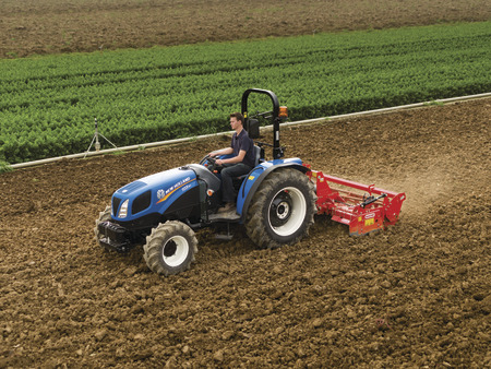 NH 65 NEW HOLLAND TD4F Traktoren Prospekt von 04/2015 