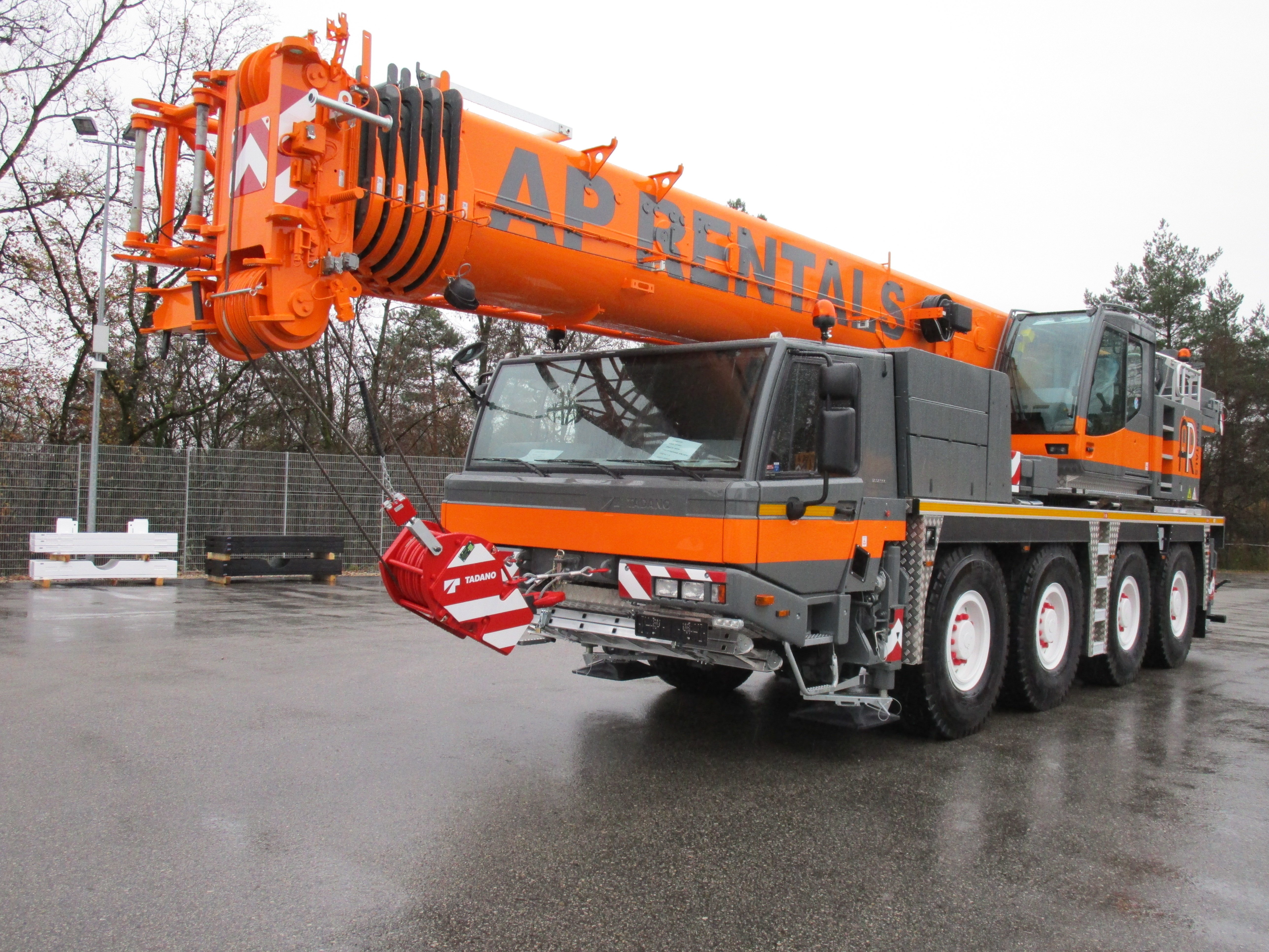 Tadano ATF70G-4 crane - load chart, specs (2014 - 2018
