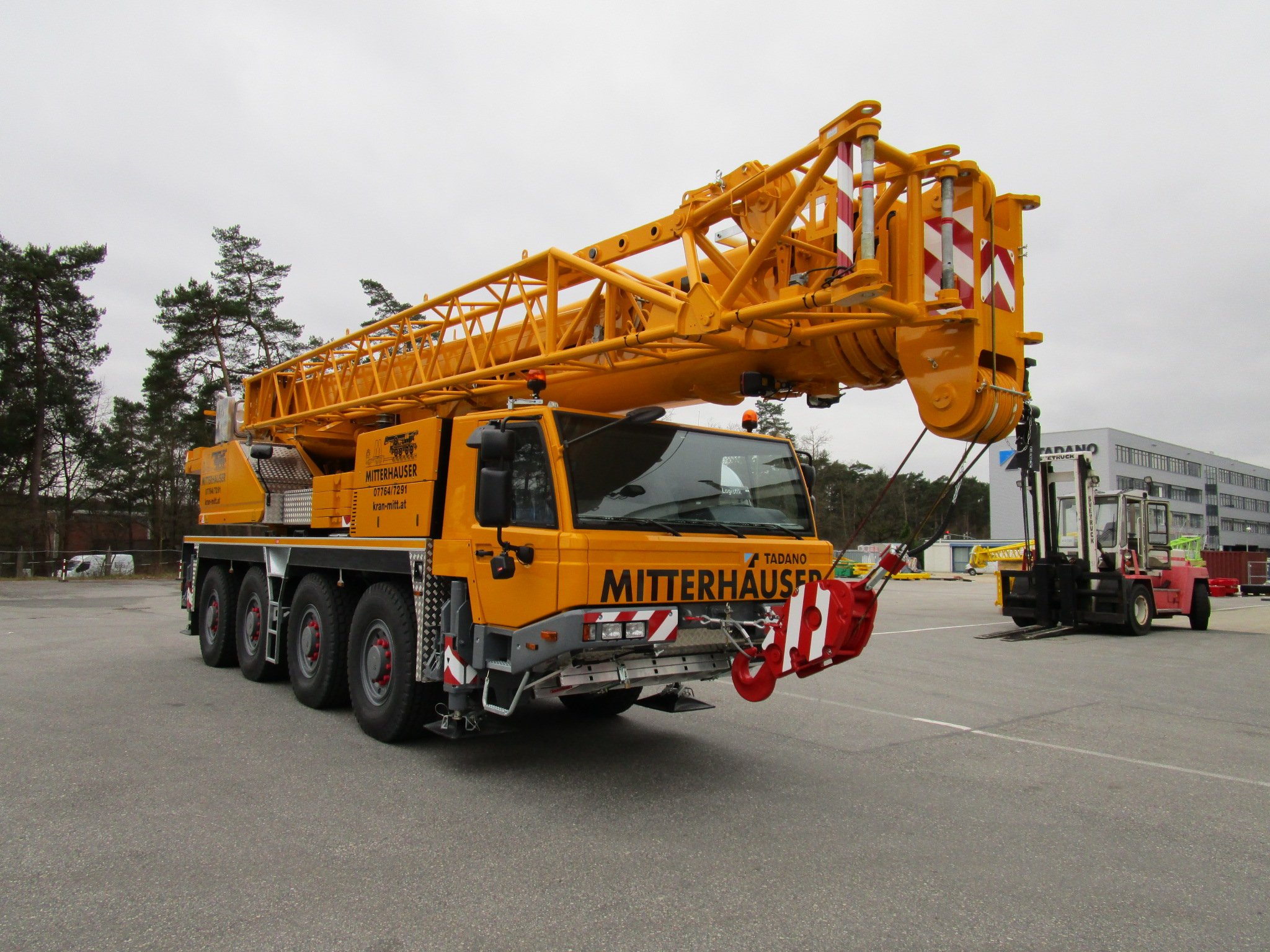 Tadano ATF 70G-4 crane - load chart, specs & dimensions