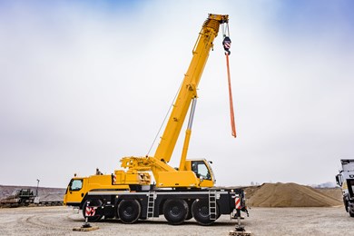 Liebherr LTM 1090-4.2 crane - load chart, specs & dimensions