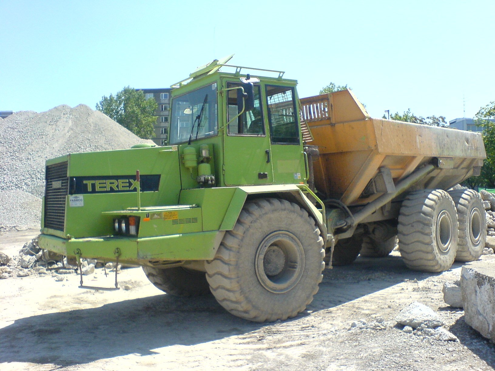 articulated-dump-trucks-2566-