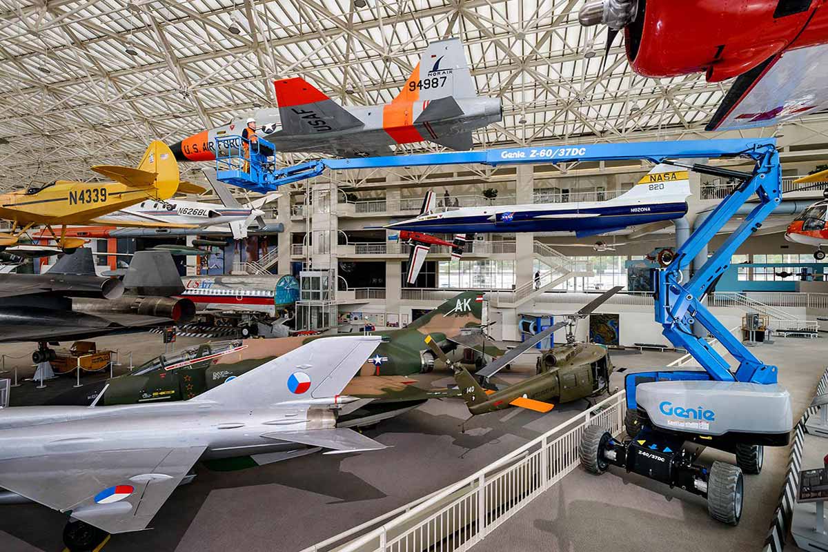 Genie Z-60 DC Specs & Dimensions (2016 - 2025) | Wheeled