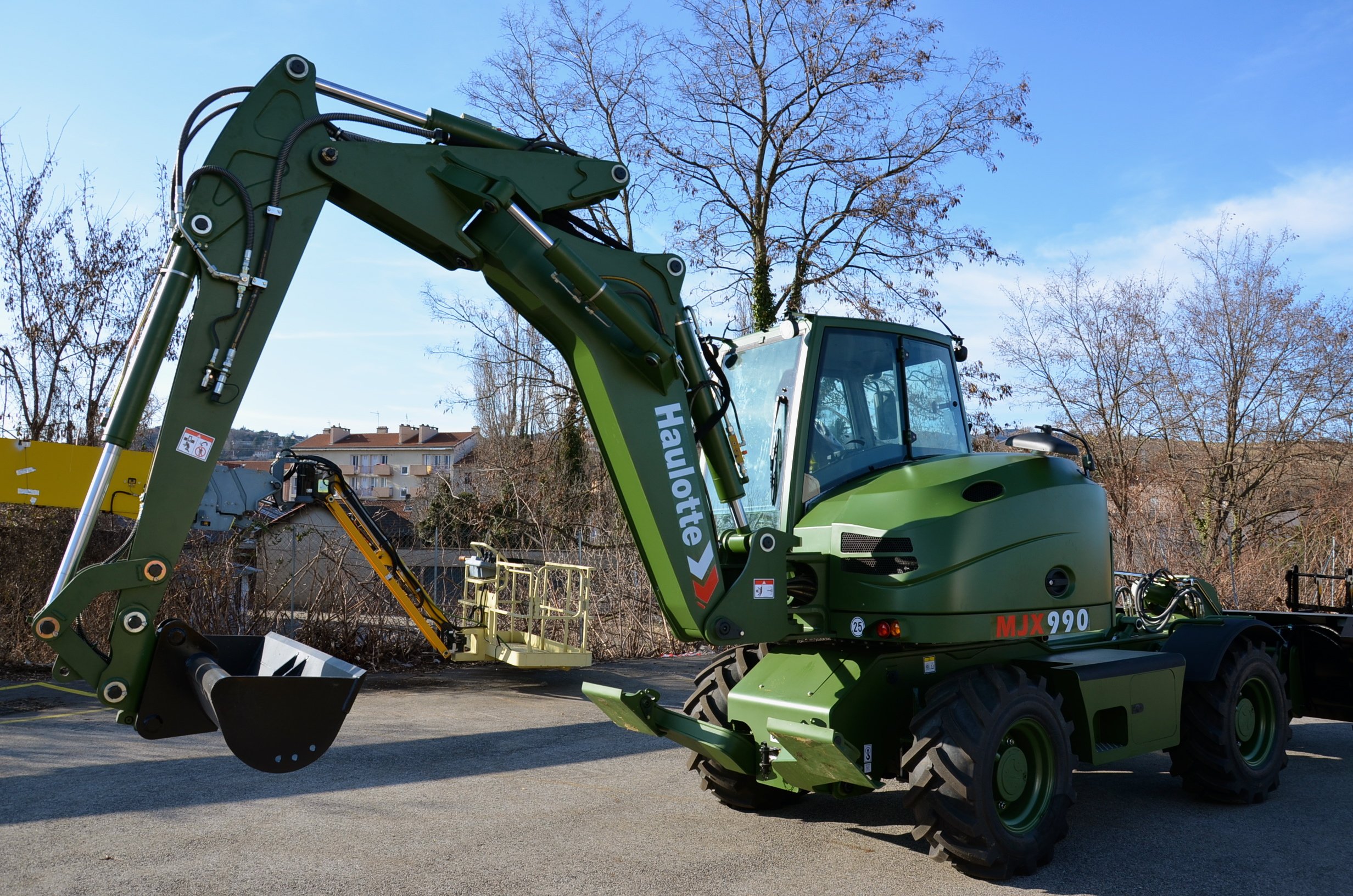 Haulotte Multi Job MJX 990 Backhoe Loader Specs (2007 2012) LECTURA Specs