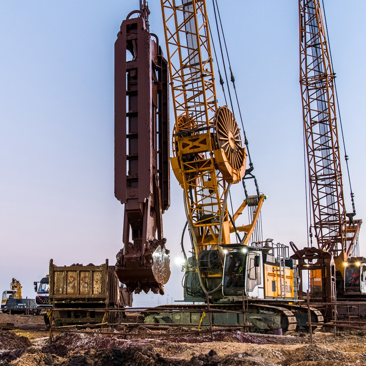 Amazon.com: NZG for Liebherr HS8100 HD hydraulic crawler