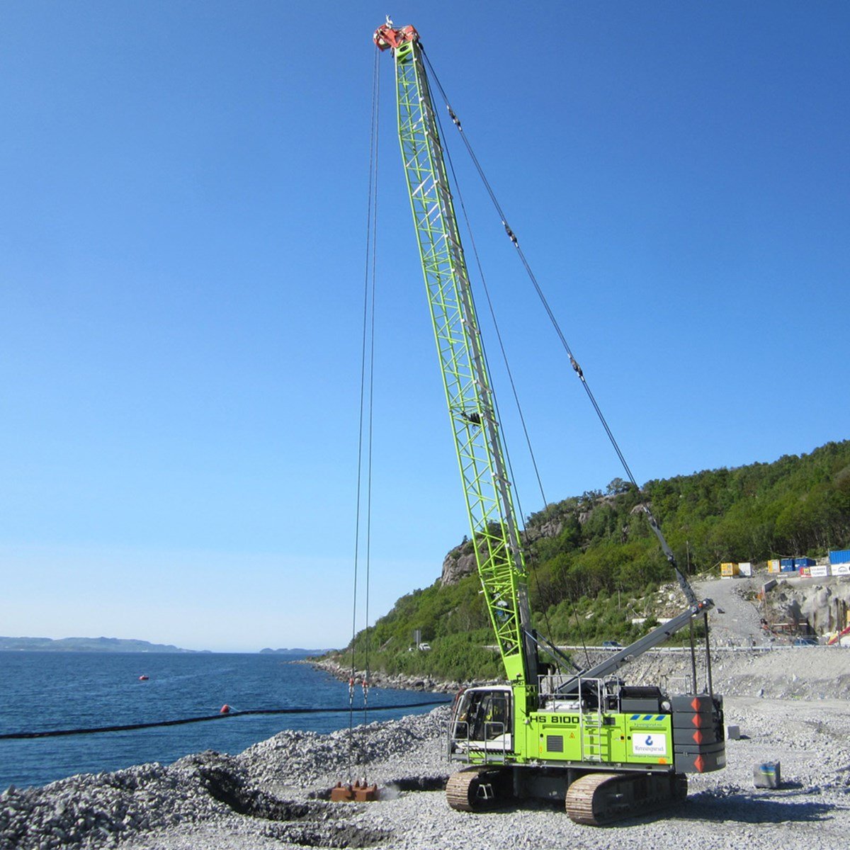 1/50 LIEBHERR HS 8100 HD・NZG Amazon.com: NZG for Liebherr HS8100 HD hydraulic crawler