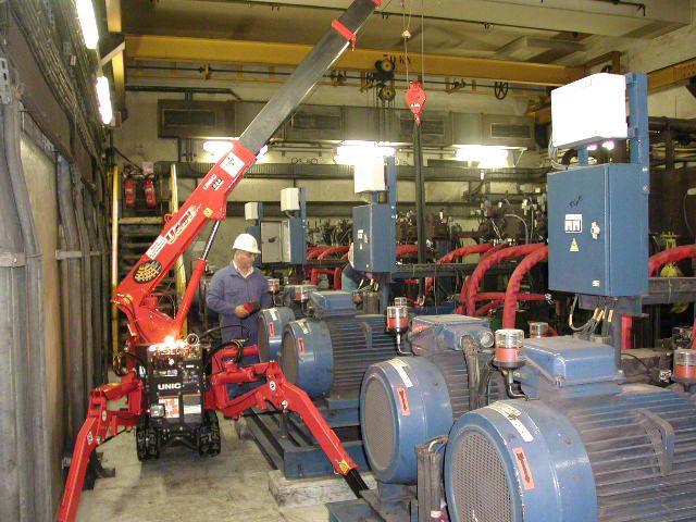 UNIC URW 094 crane - load chart, specs & dimensions (2005