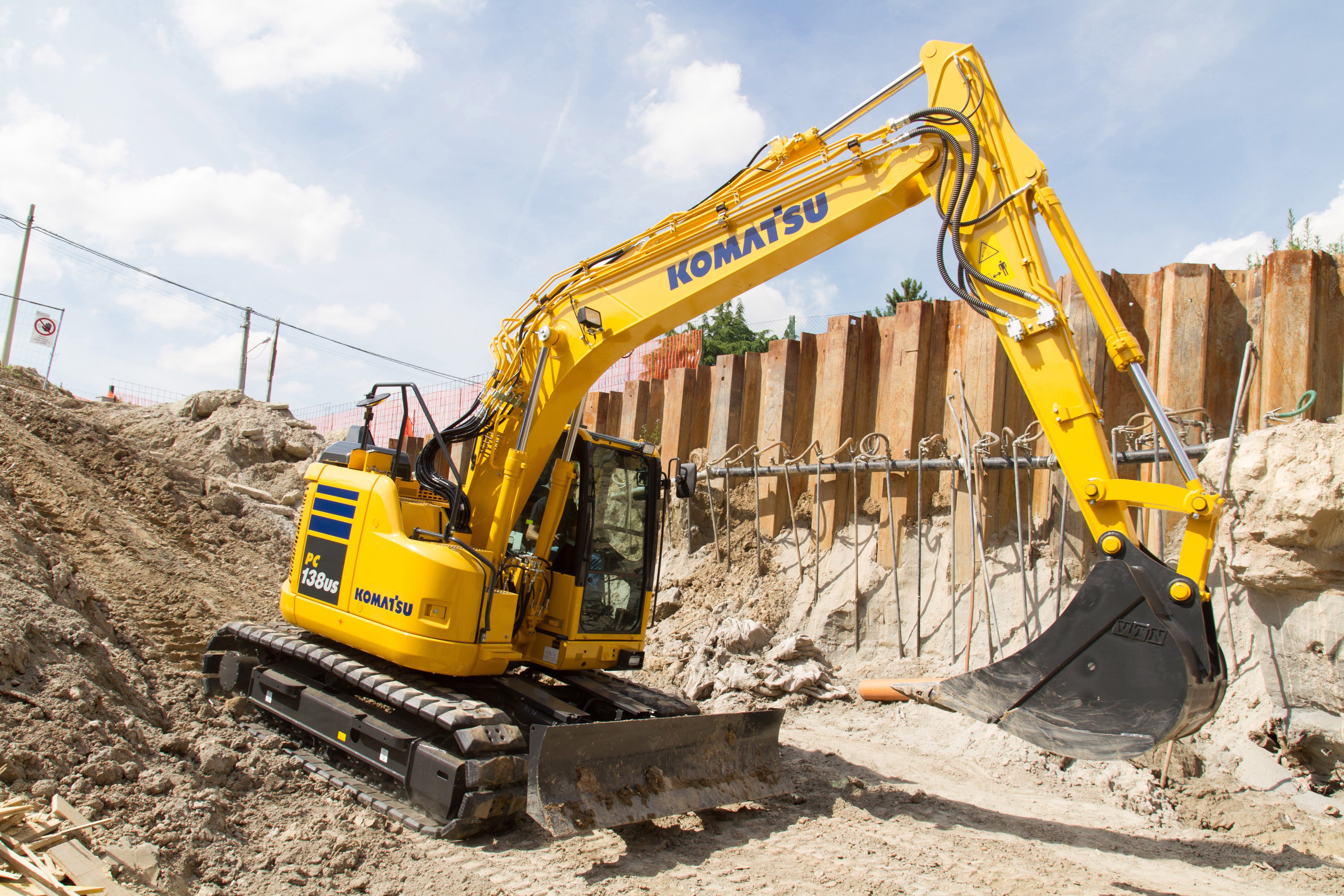 Komatsu PC138US-11E0 excavator specs & dimensions (2016