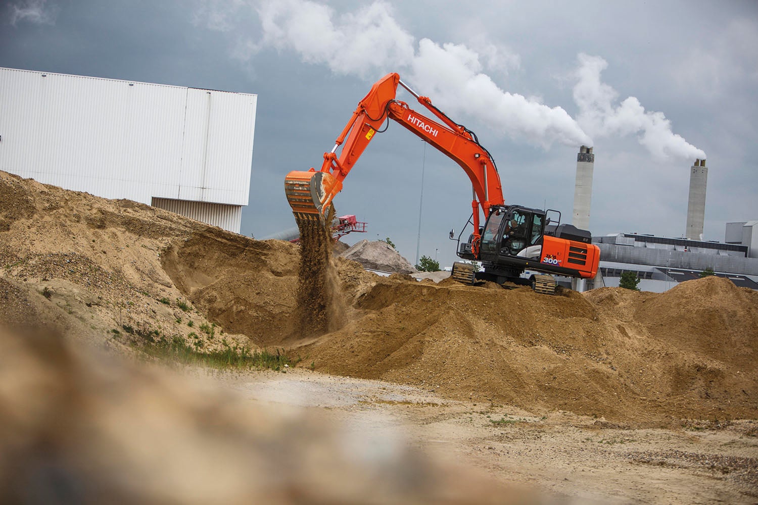 Hitachi ZX300LC-6 excavator specs & dimensions (2016 - 2021