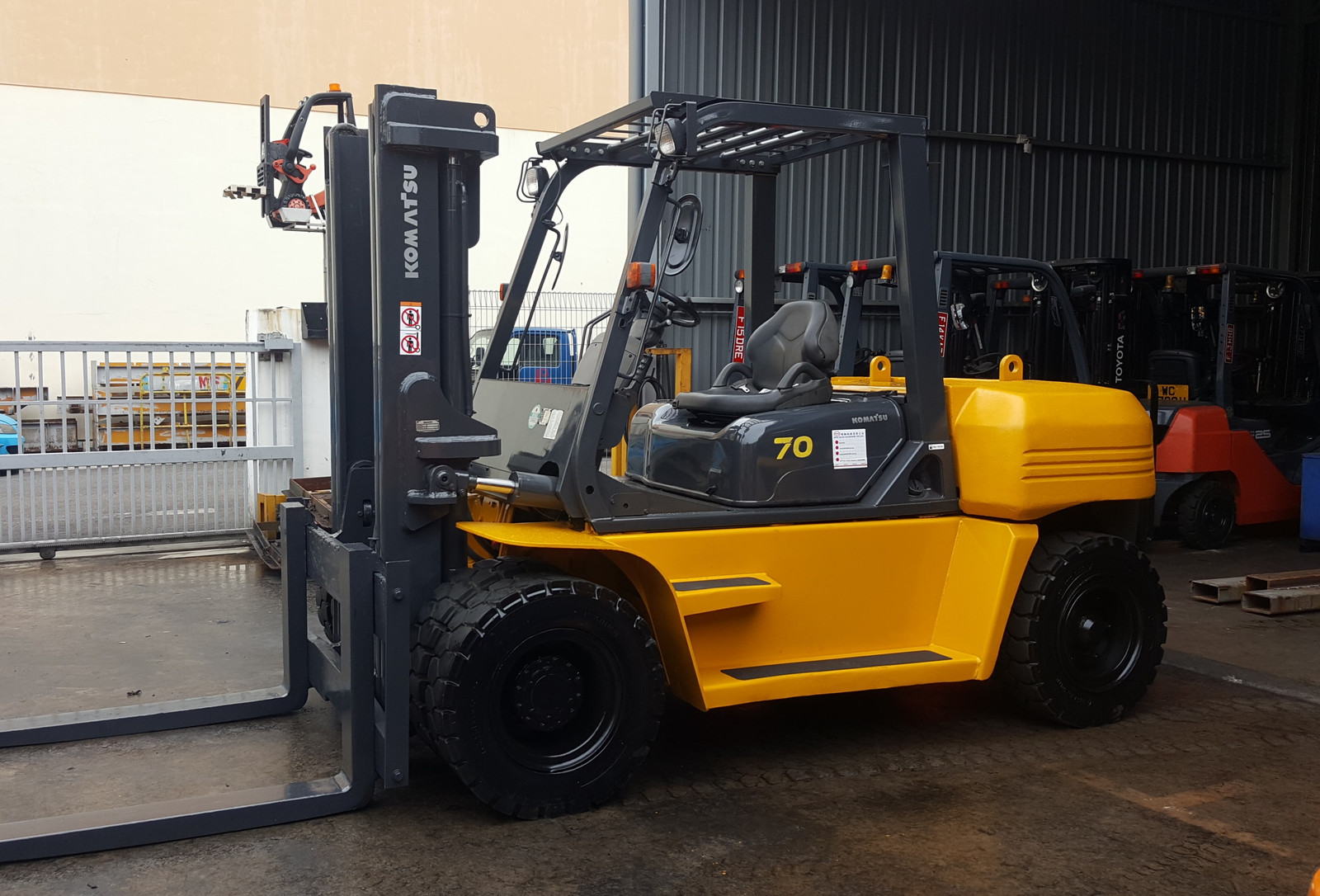Komatsu FD 70 T 8 diesel forklift specs (2005 - 2012) | Lift