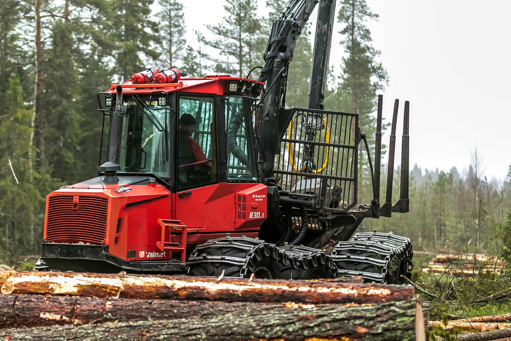Komatsu XT430-5