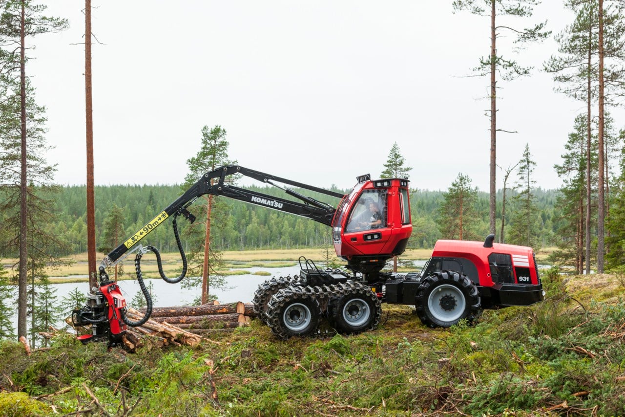 Komatsu America Corp Announces 931xc 8wd Harvester A Komatsu 931 Specs