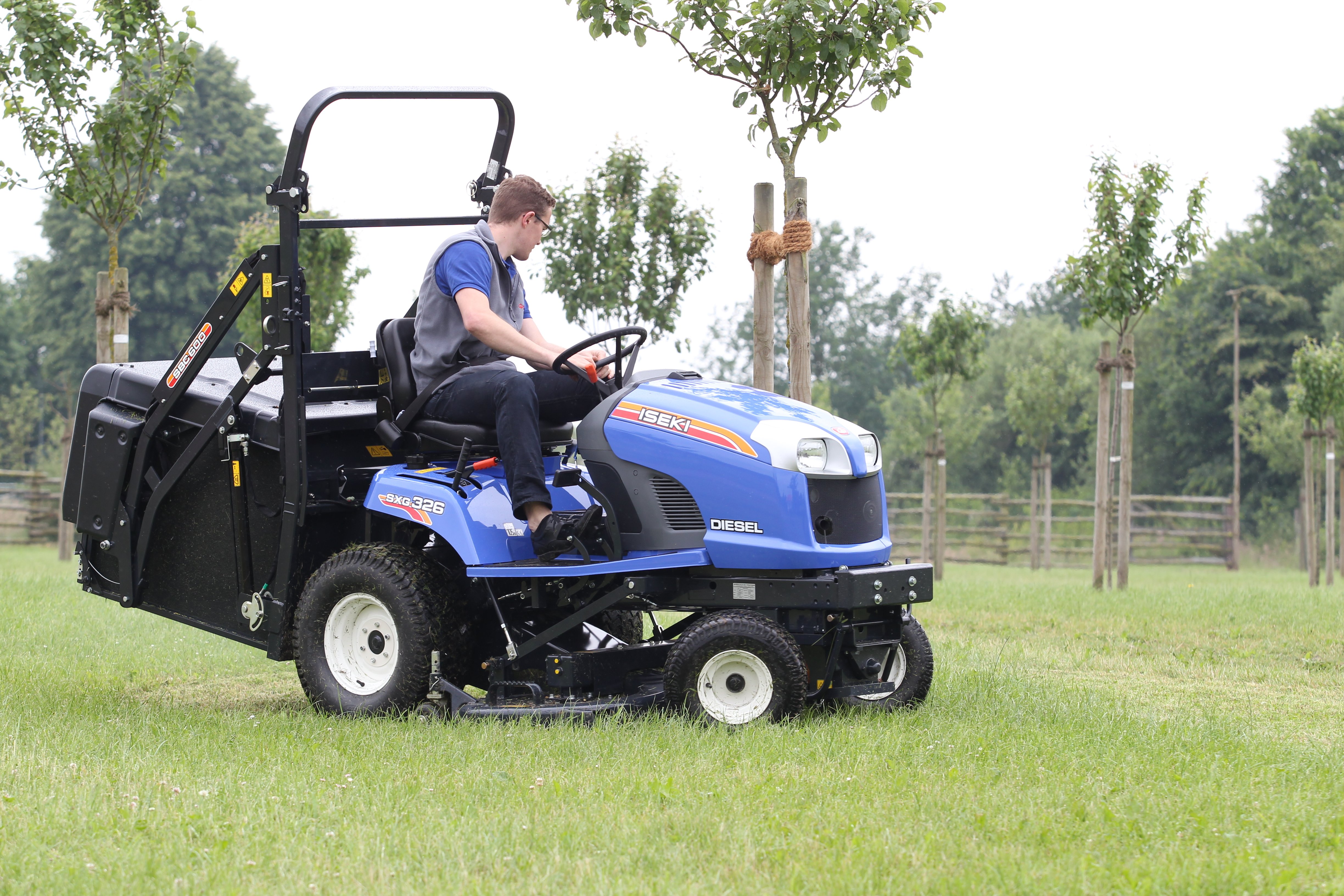 Iseki SXG 326 Lawn Tractor (2012 - 2019) Specifications