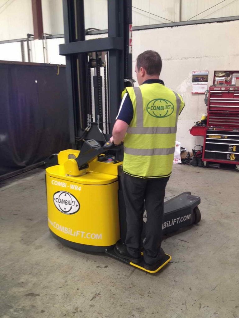 CombiLift Combi 1500 WR 4 diesel forklift specs (2017 2023) Lift