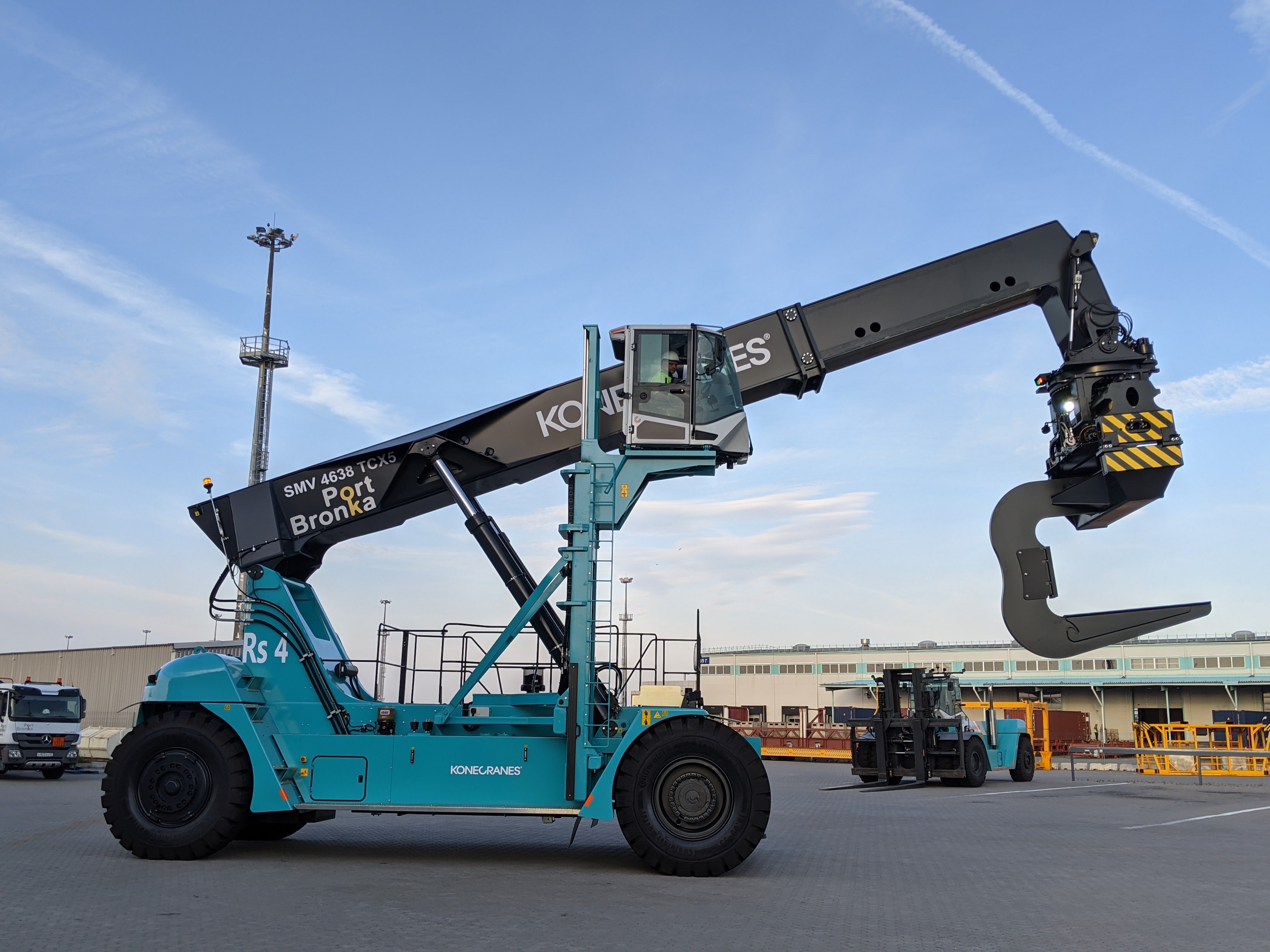 Konecranes SMV 4638 TCX 5 reach stacker specs [(yearyear)] LECTURA Specs