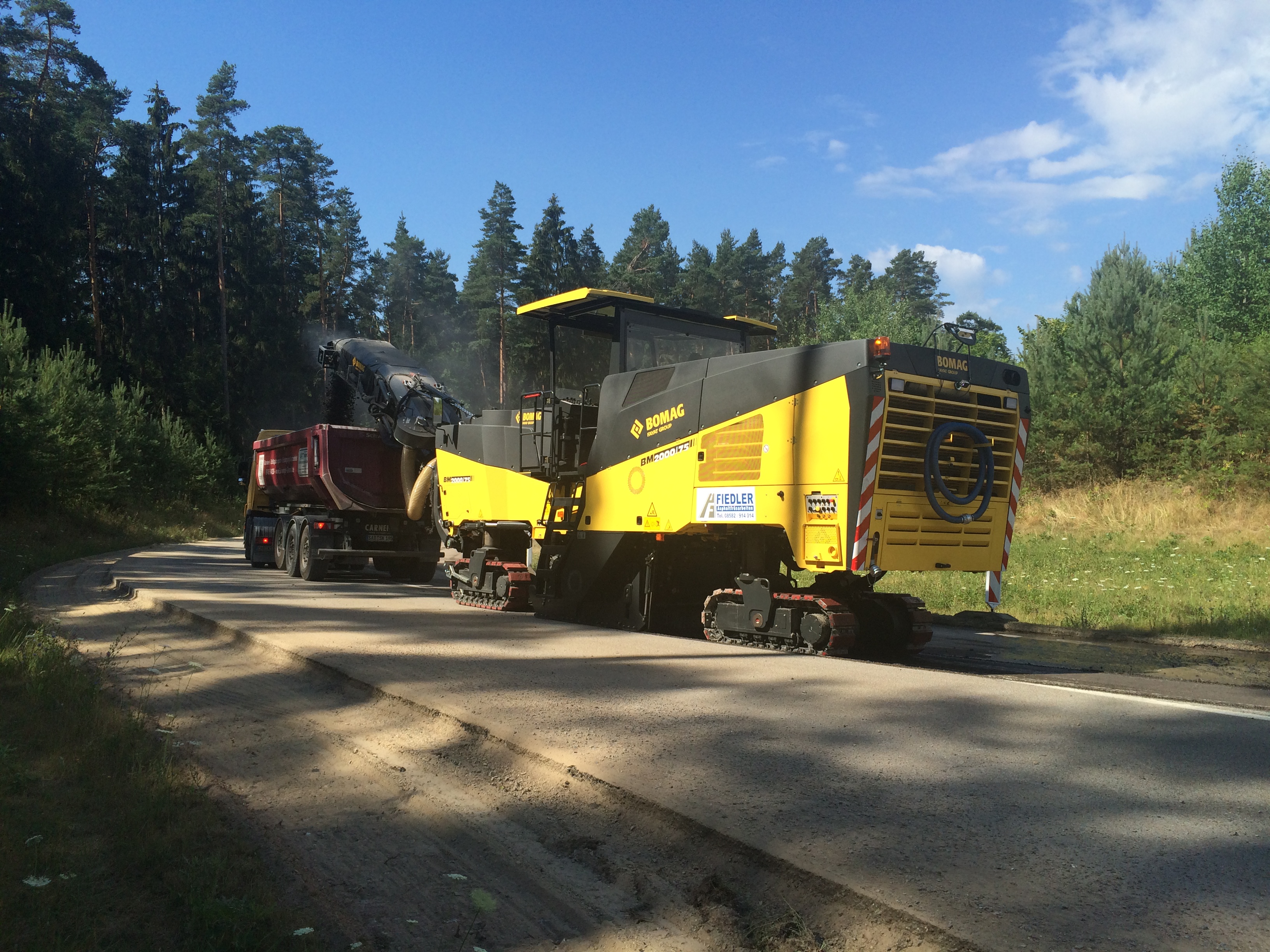 Bomag BM 2000/75 Specifications & Technical Data (2015-2025