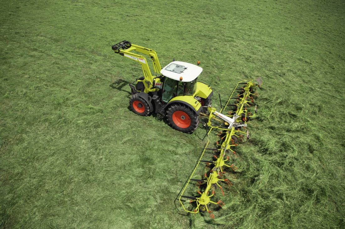 CLAAS VOLTO 1320T 1/32スケール CLAAS VOLTO 1320 T Fabriqué par Universal Hobbies - Echelle 1/32