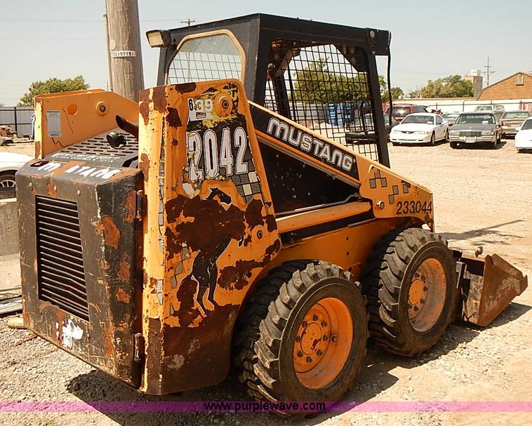 Mustang 2042 Skid Steer Specs (2001 2003) LECTURA Specs