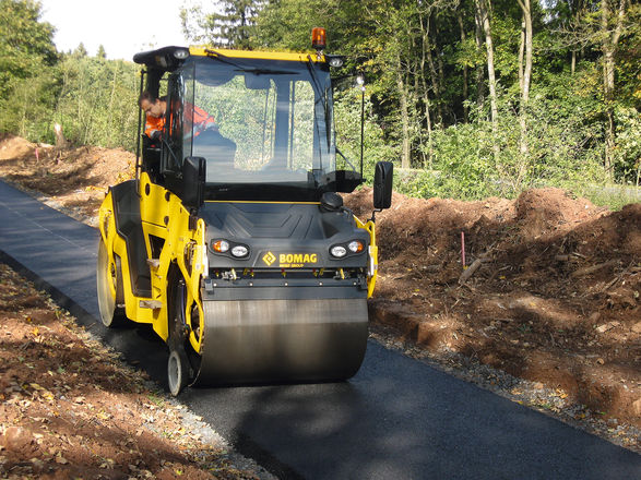 13R-005 1/50 BOMAG BW 174AP-5 AM ロードローラー BOMAG BW 138 AD-5 Compactors Specs | SMS Equipment