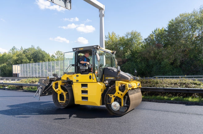 国内外の人気集結！ Hybrid AM AP-5 174 BW Bomag Specifications Data Technical & ミニカー