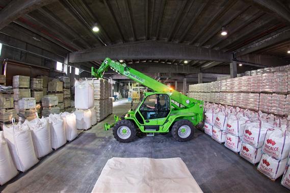 Merlo Panoramic P 40.17 telehandler specs & dimensions (2006 - 2019 ...