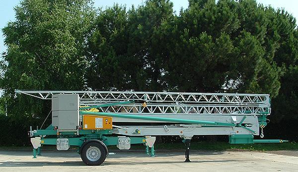 Cattaneo CM 221 crane load specs (2012 - 2023) | LECTURA Specs