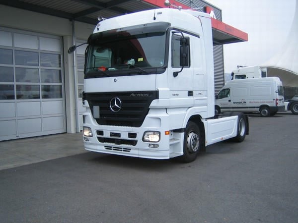 Mercedes-Ｂenz  ACTROS Mercedes-Benz Actros 1846 LS 4x2 (2002 - 2011) Truck Specs